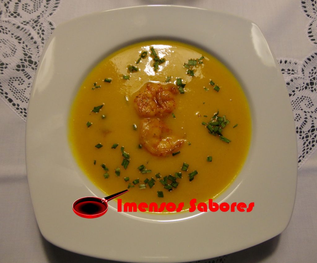 Creme de abóbora com camarão apimentado