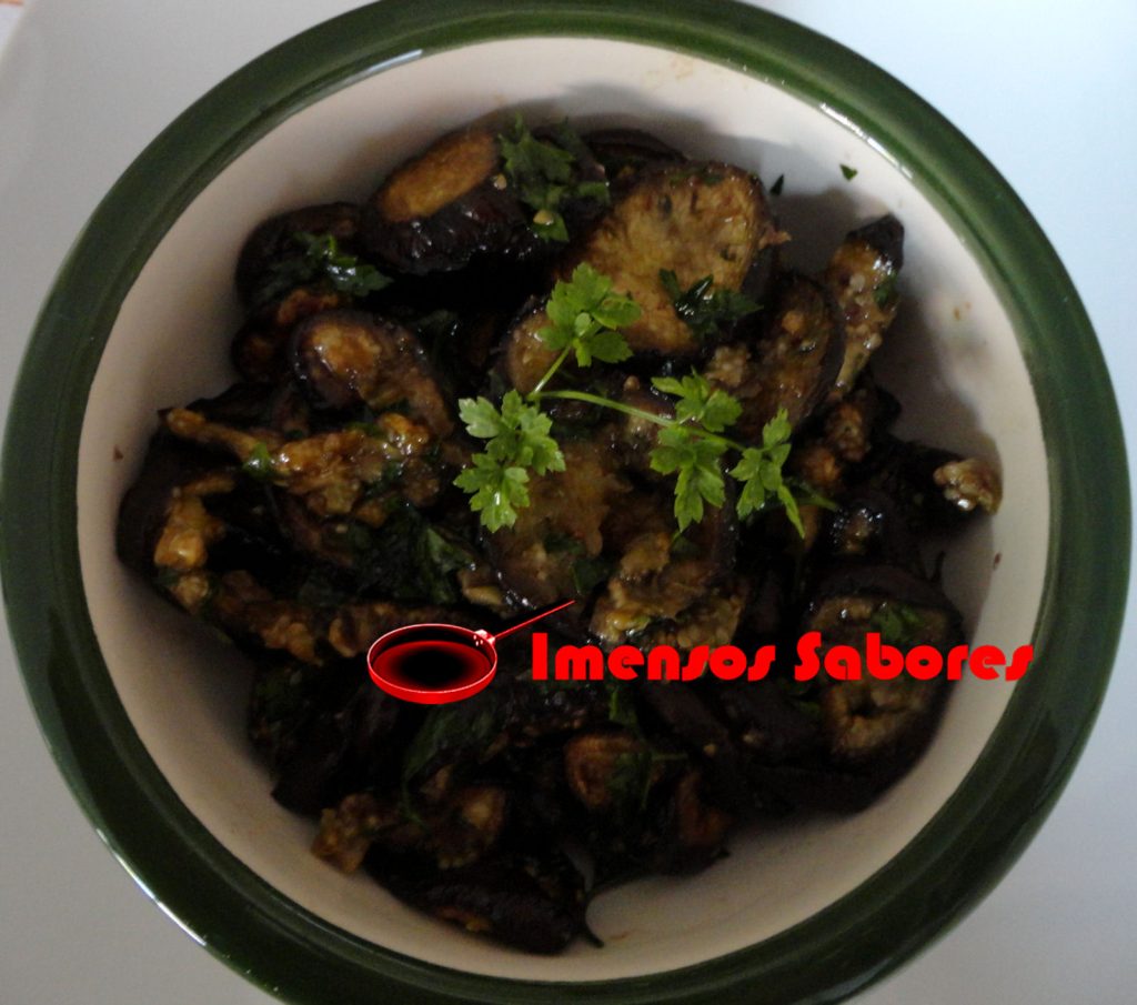 Salada de beringelas assadas