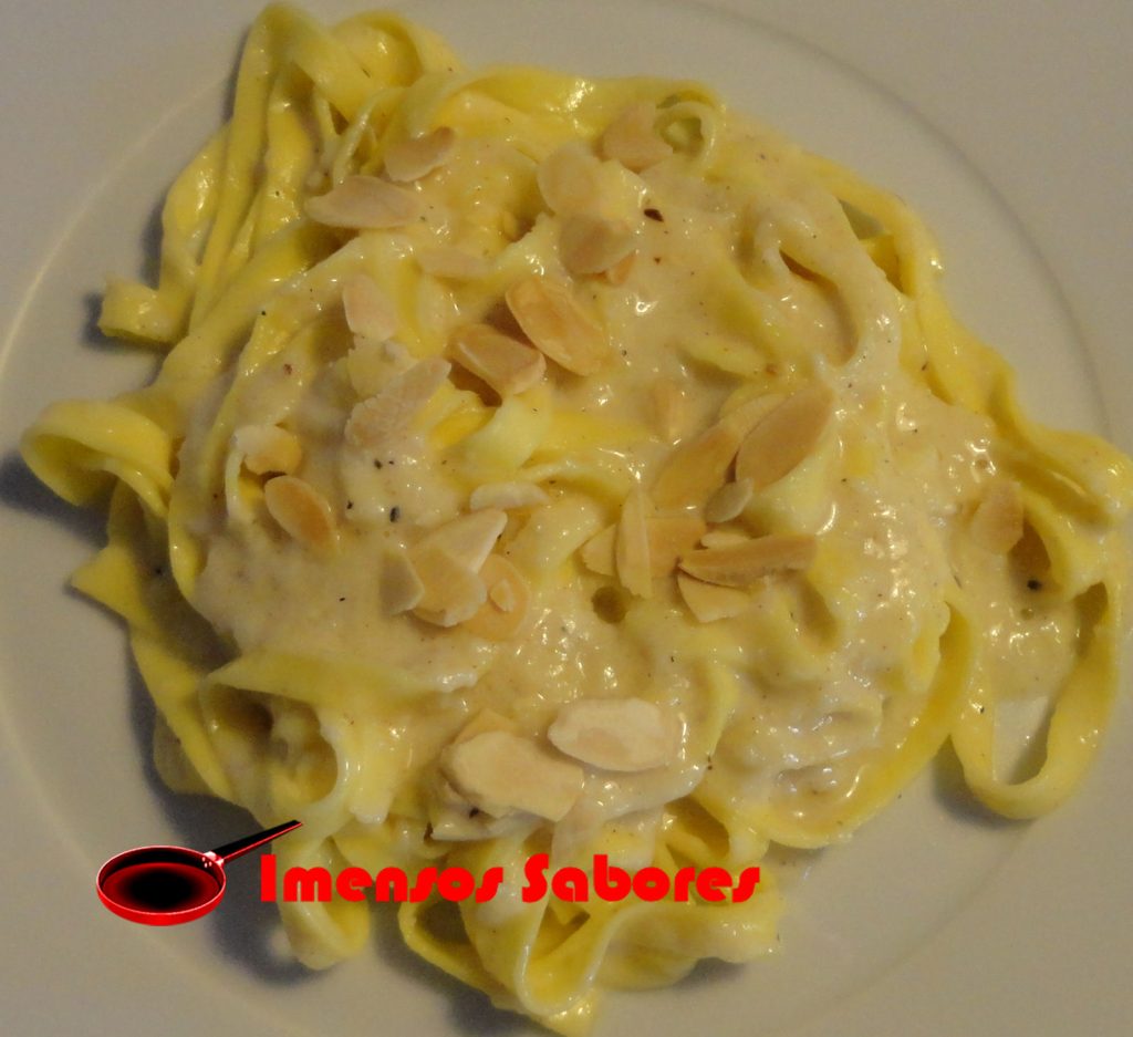 Tagliatelle ao molho de queijos