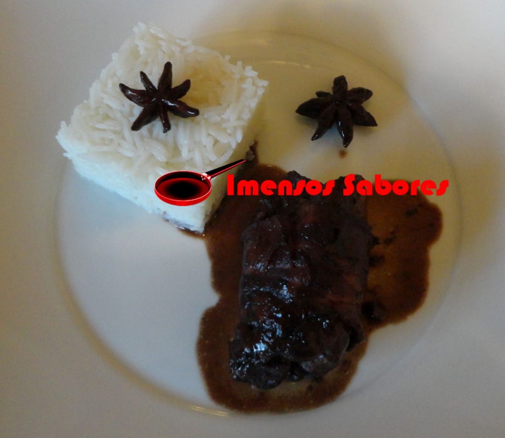 Frango aromatizado com anis estrelado