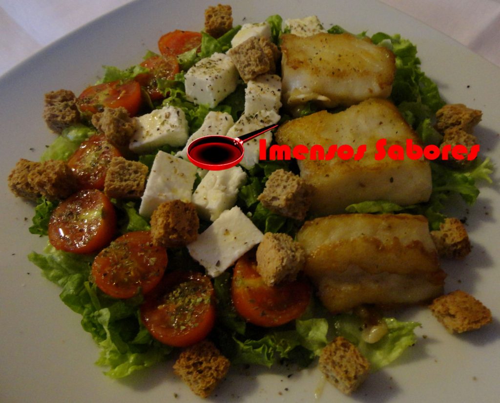 Salada César com bacalhau