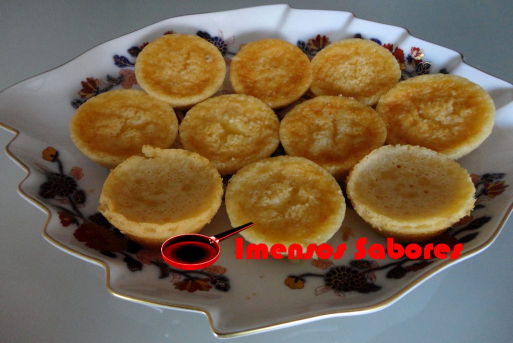 Quindim de fubá e coco