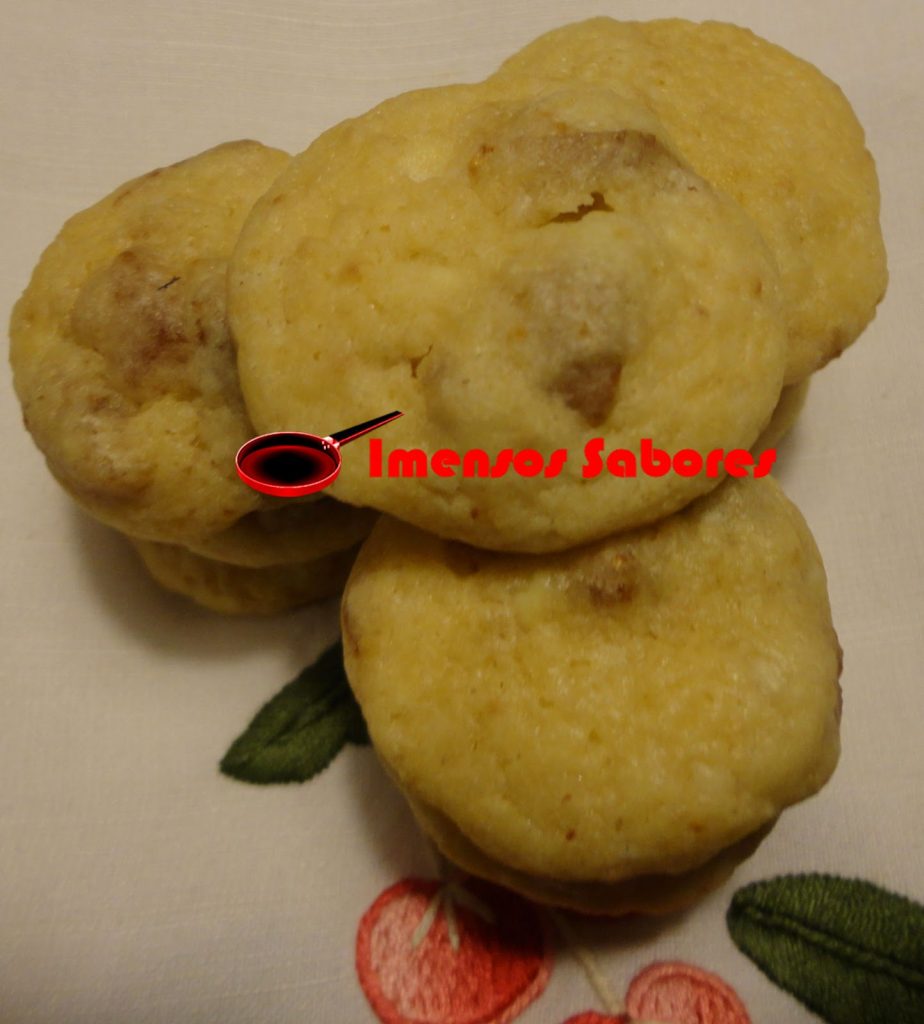 Biscoitos de chocolate branco e figo seco