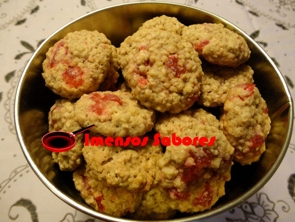 Biscoitos de aveia com cerejas
