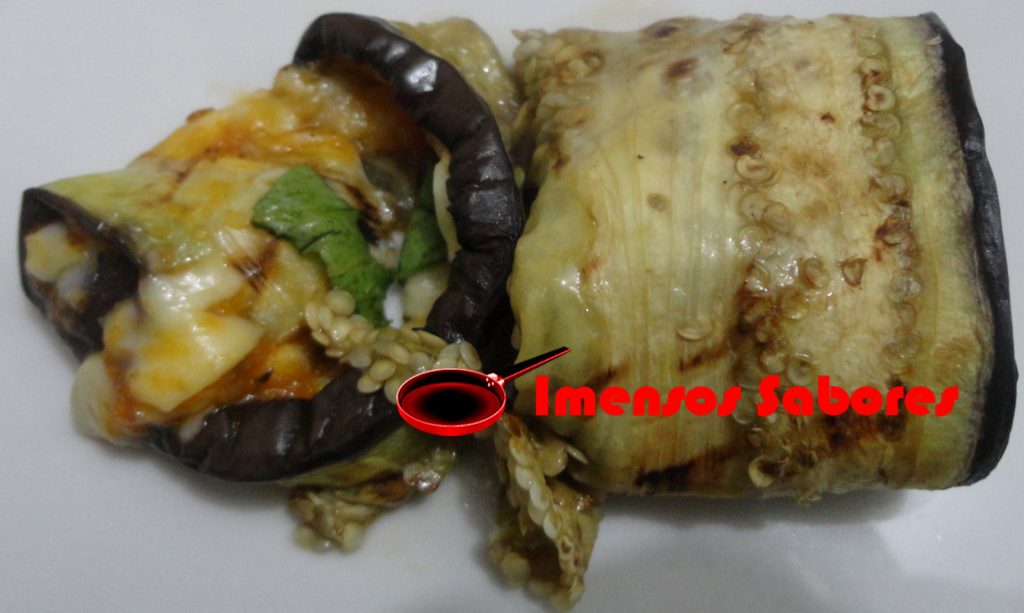 Rolinhos de berinjela com queijo provolone de búfala
