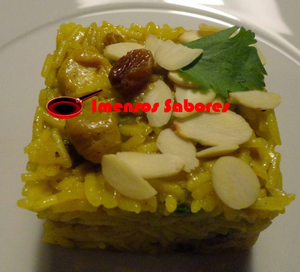 Arroz com frango e especiarias