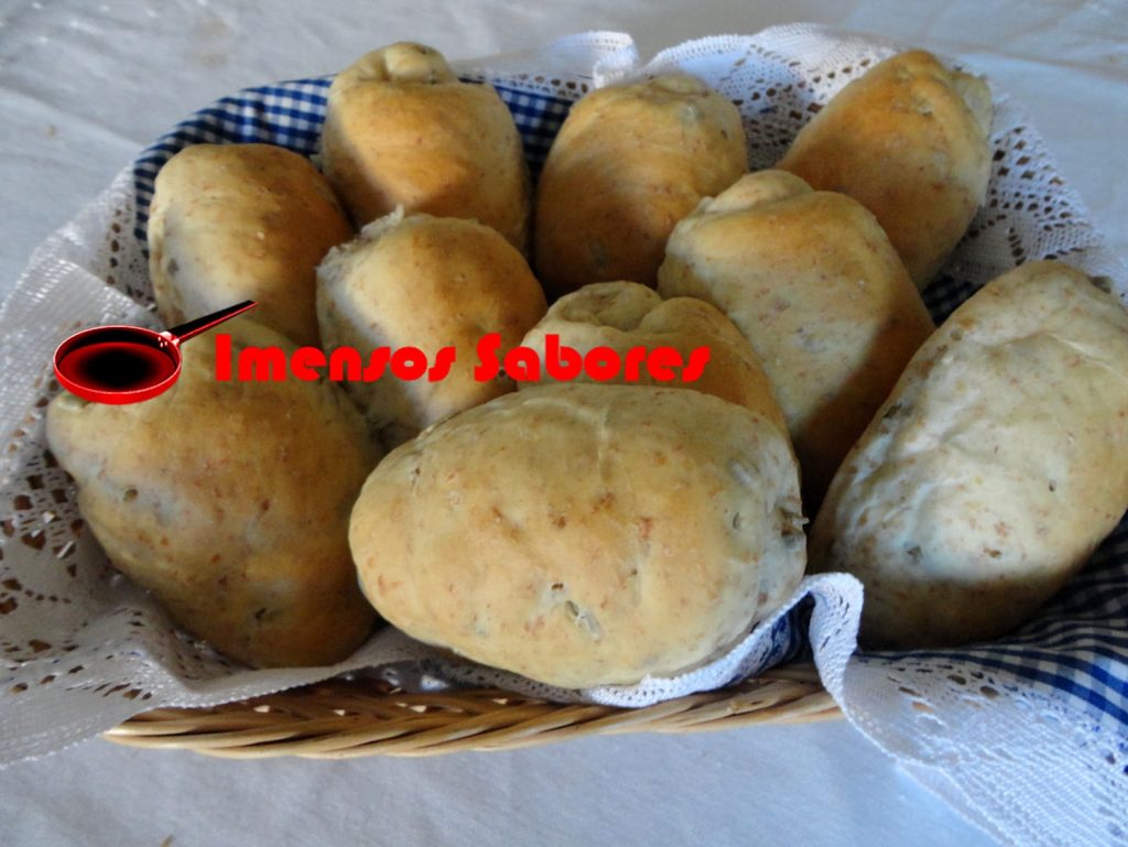 Pãezinhos de nata e sementes de girassol