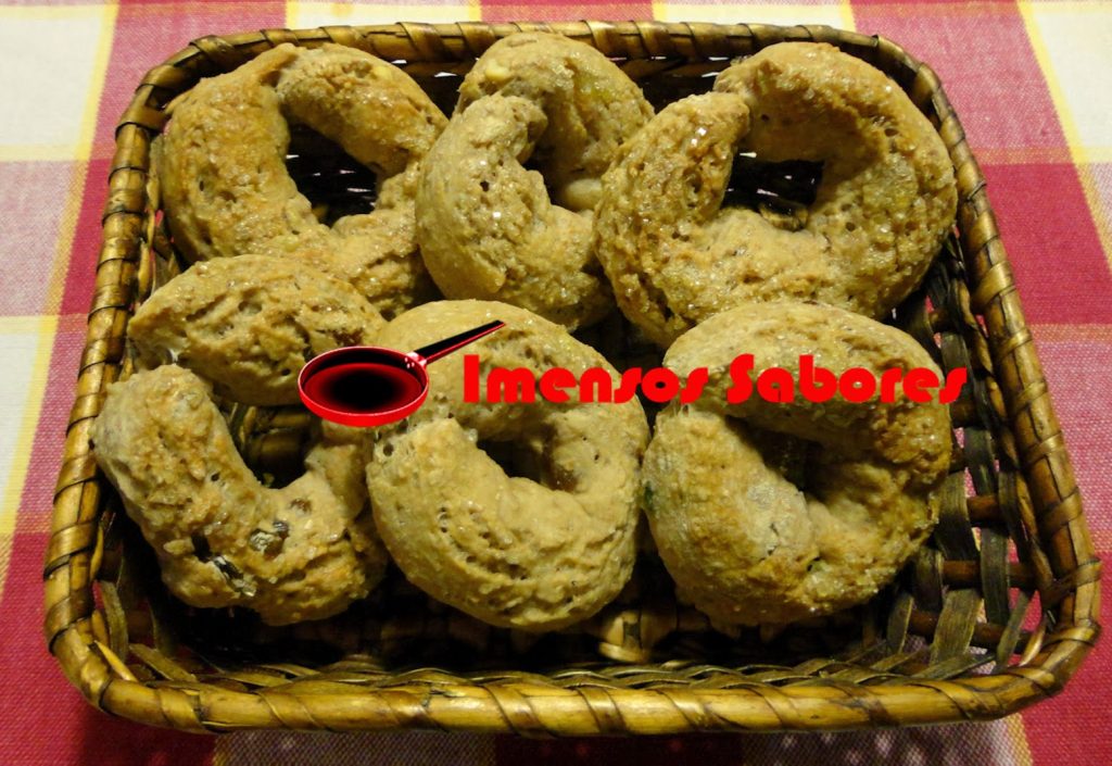 Rosquinhas rústicas com frutas e frutos secos