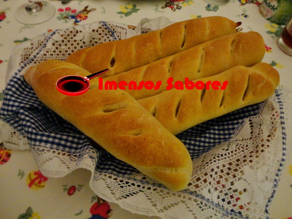 Pão com chouriço de carne
