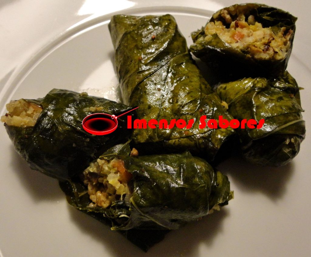 Charuto de couve, quinoa, millet e nozes