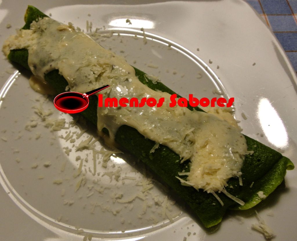 Panqueca de espinafre com palmito, cogumelos e alcachofra