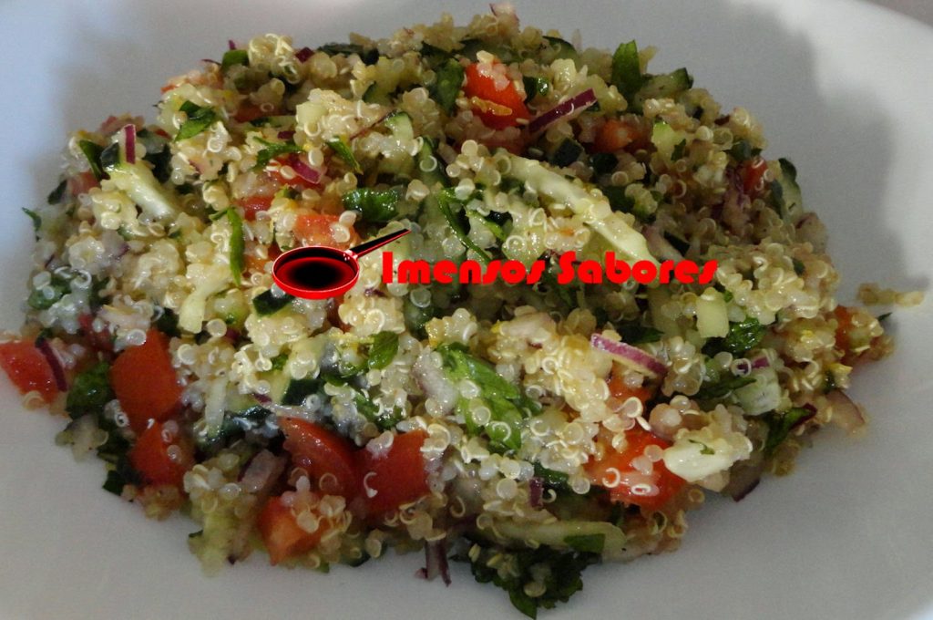 Tabule de quinoa em grãos