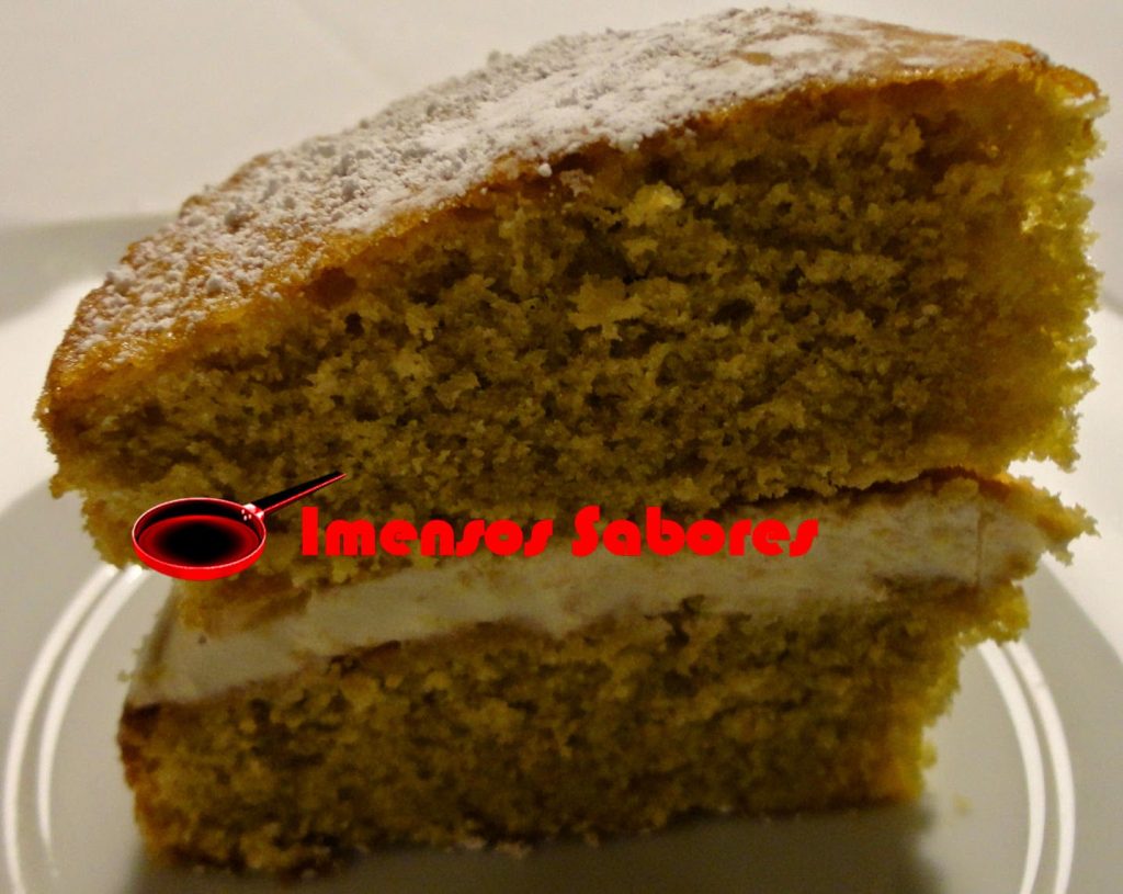 Bolo de café e queijo cremoso