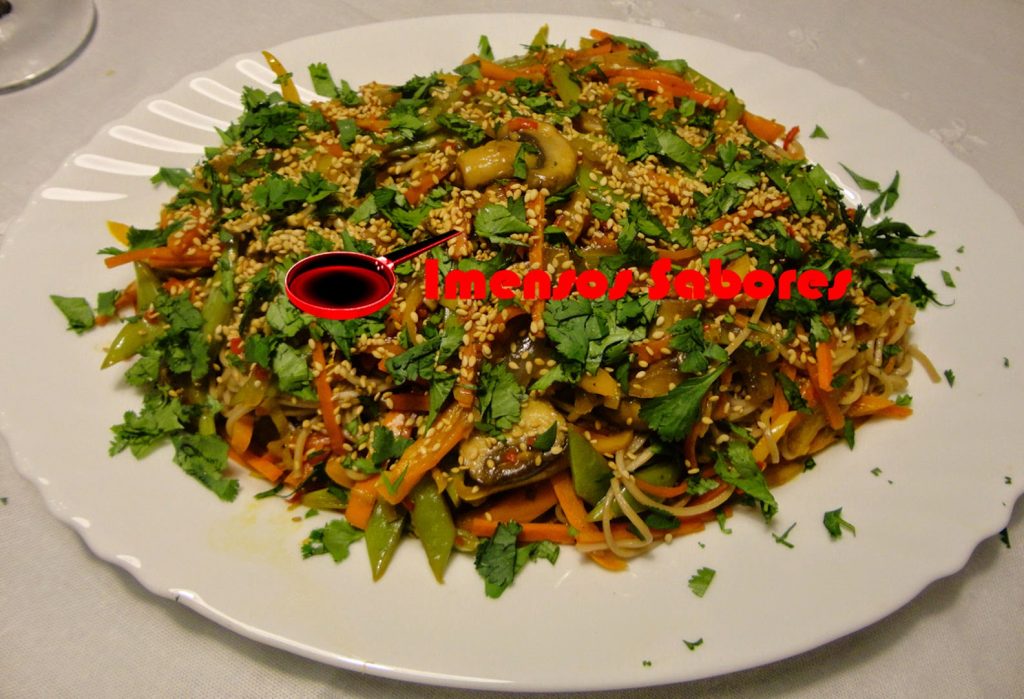 Massa Soba com legumes