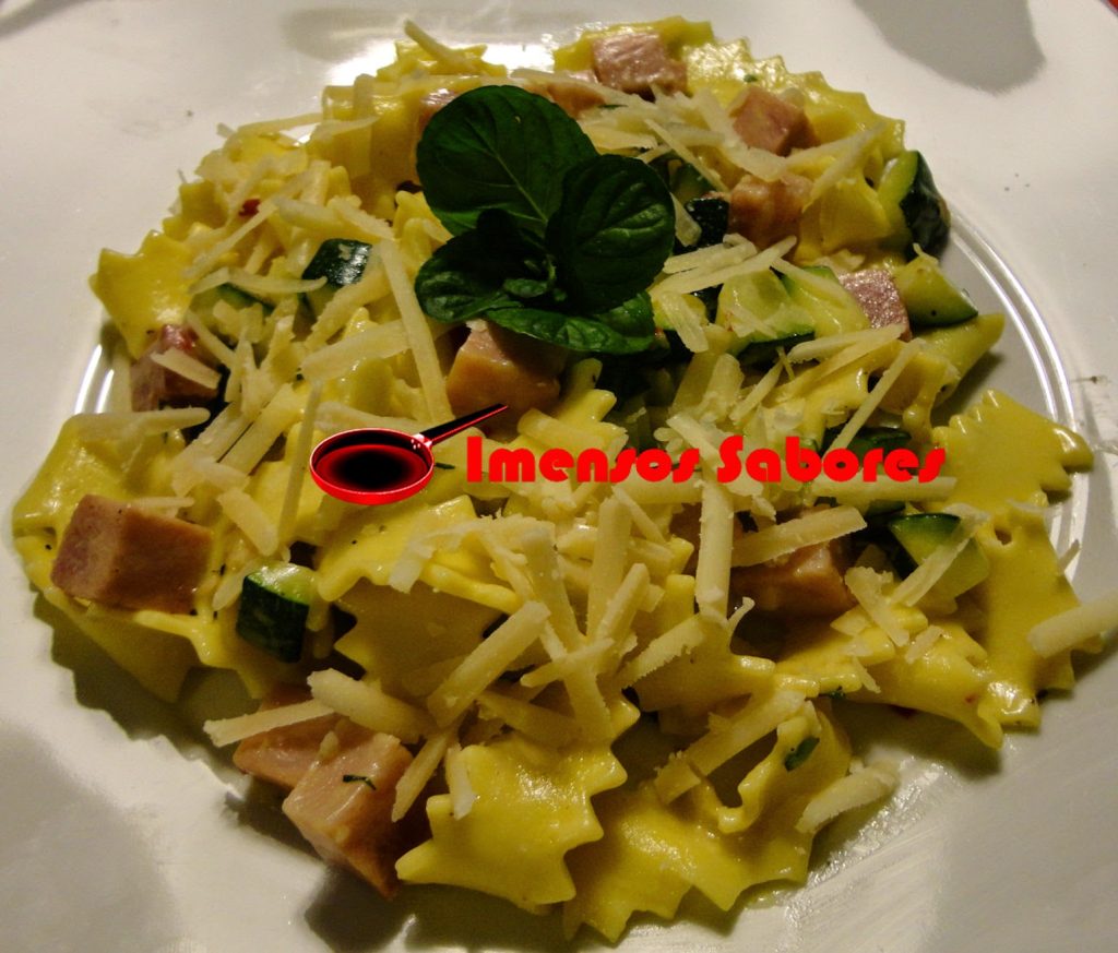 Tagliatelle com fiambre e courgette