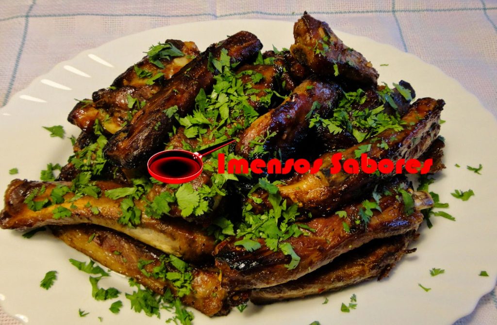 Costelinha de porco ao molho tailandês