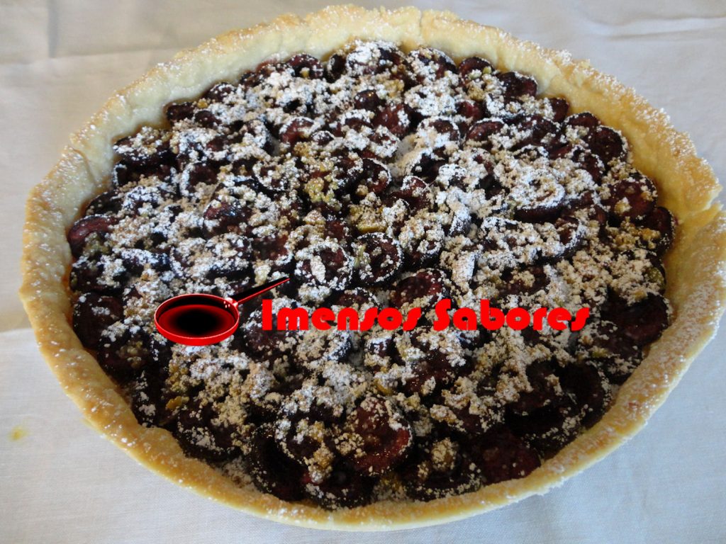 Torta de cerejas e pistaches