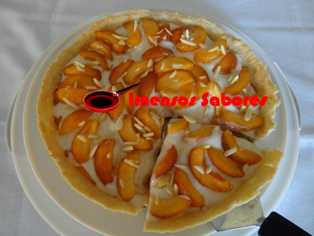 Torta de damascos frescos