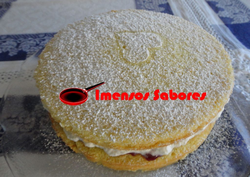 Bolo esponja Victoria