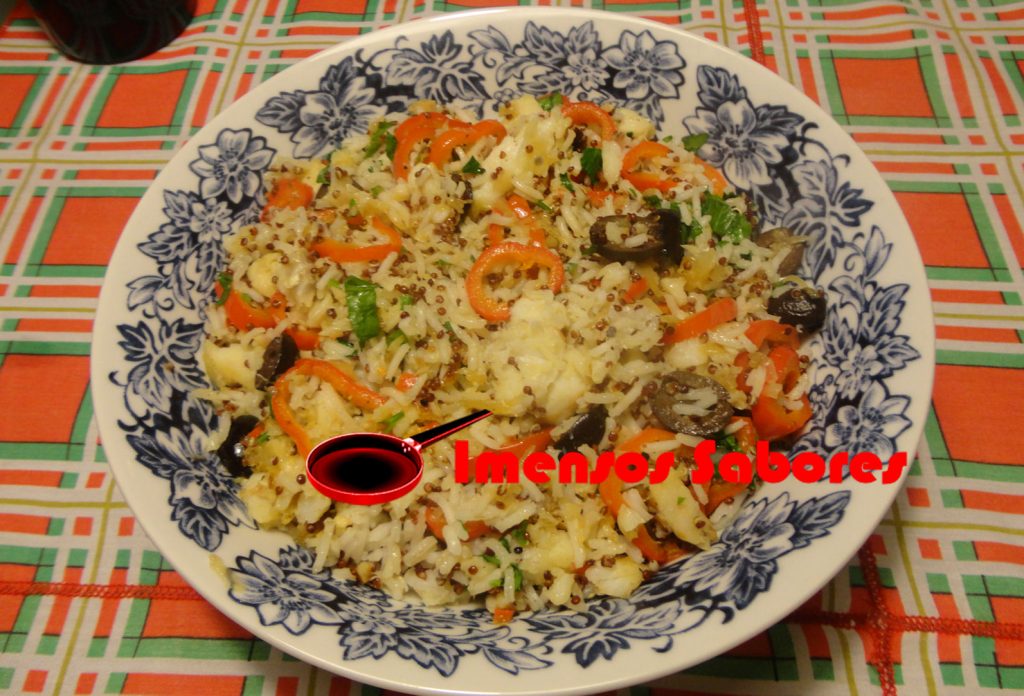 Bacalhau com arroz e quinoa vermelha