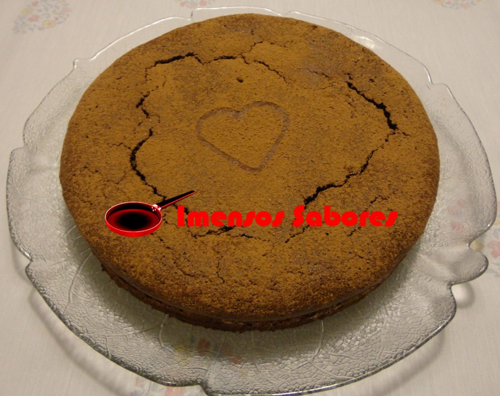 Bolo de chocolate com amêndoas