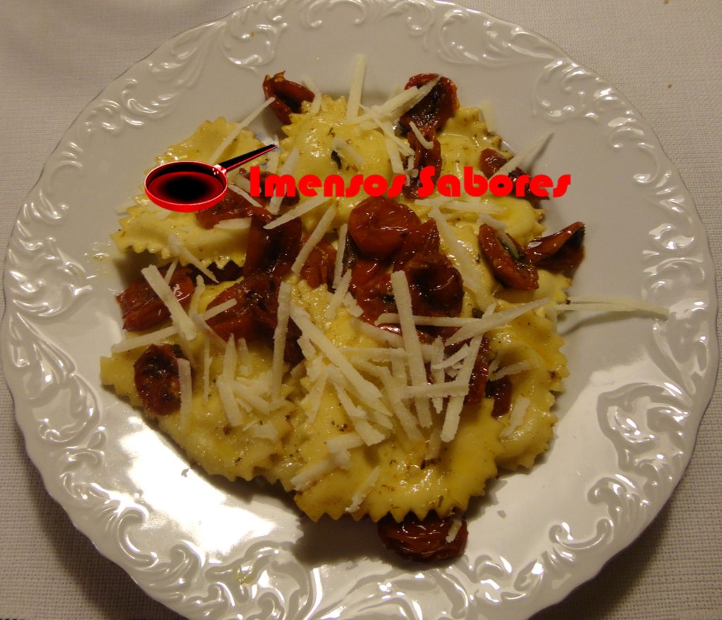 Ravioli com queijo brie e tomate confit