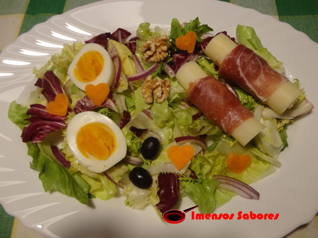 Salada gourmet com palmito e jamón ibérico