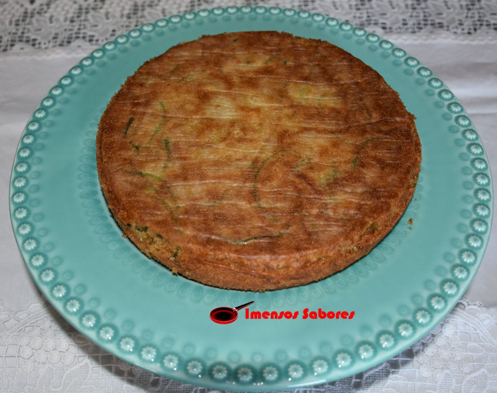 Bolo de courgette (abobrinha) com limão