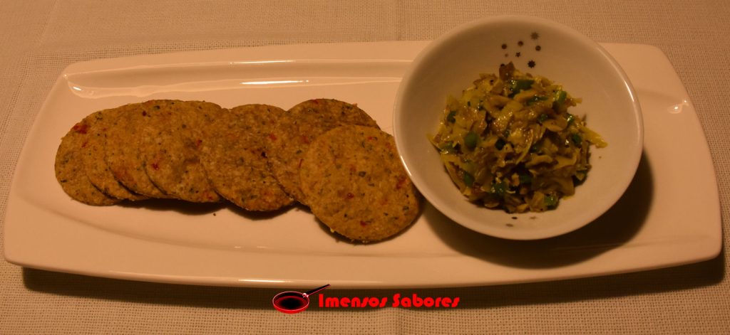 Biscoitos salgados de aveia e pimenta cambuci