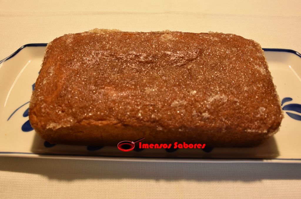 Bolo com polenta e limão