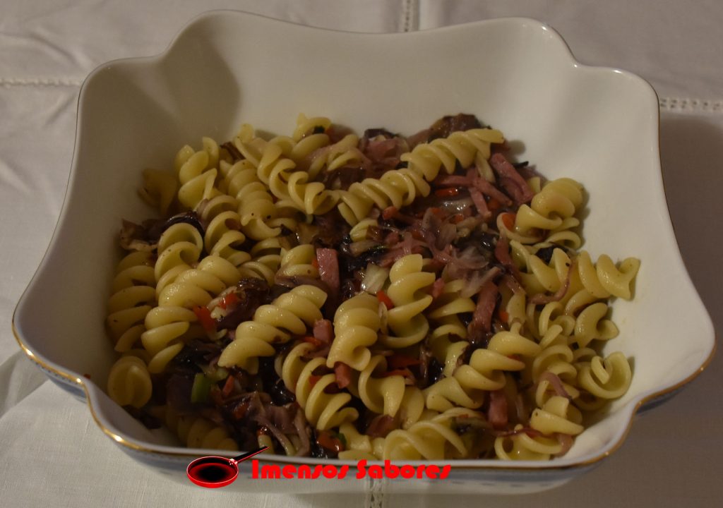 Fusilli com radicchio e bacon