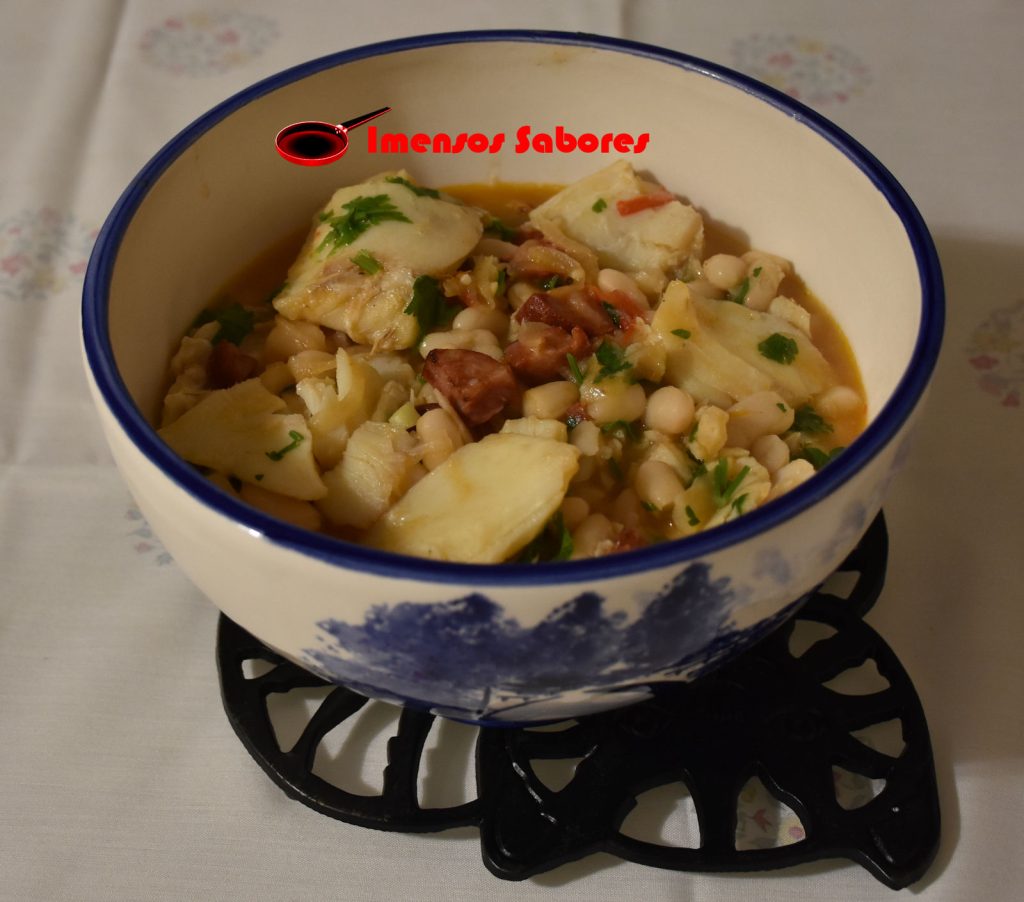 Feijão branco com bacalhau e chouriço