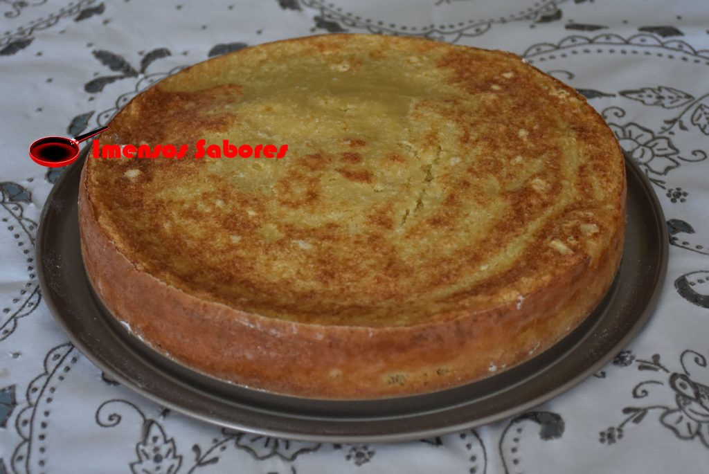 Bolo de mandioca com amêndoas