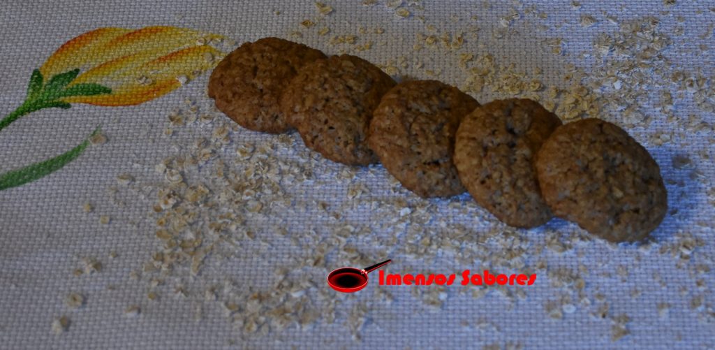 Biscoito de aveia, trigo integral e nozes