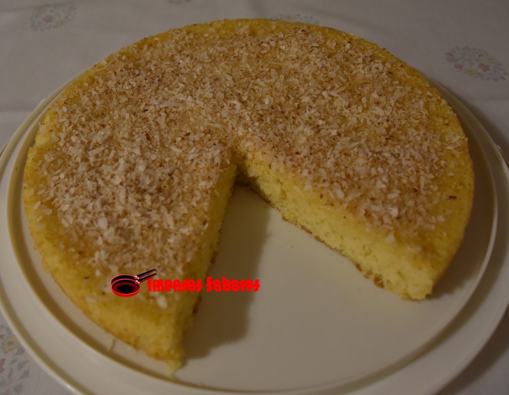 Bolo de coco fresco