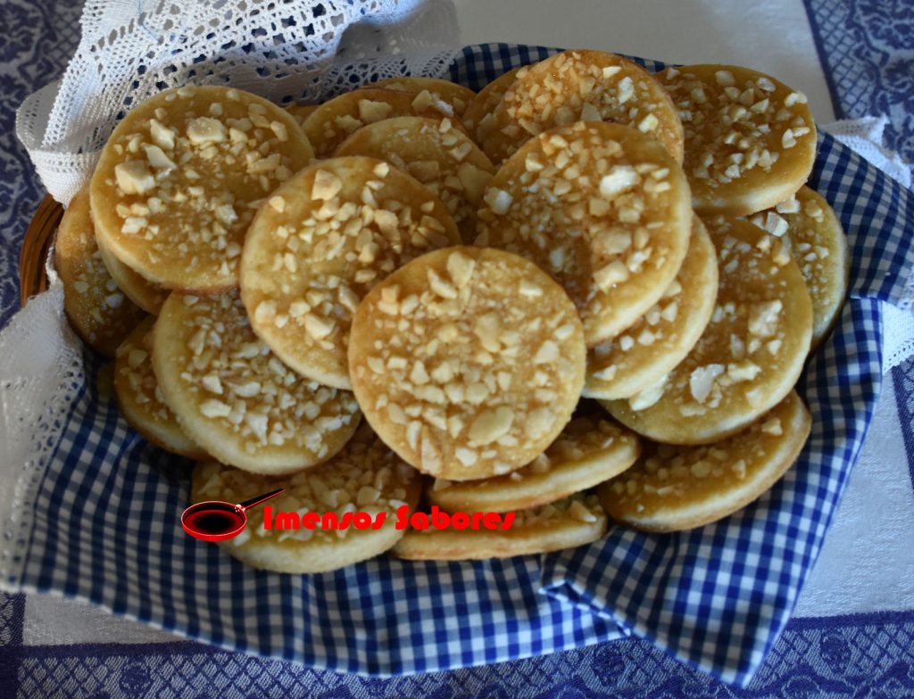 Biscoitos com amêndoas e mel
