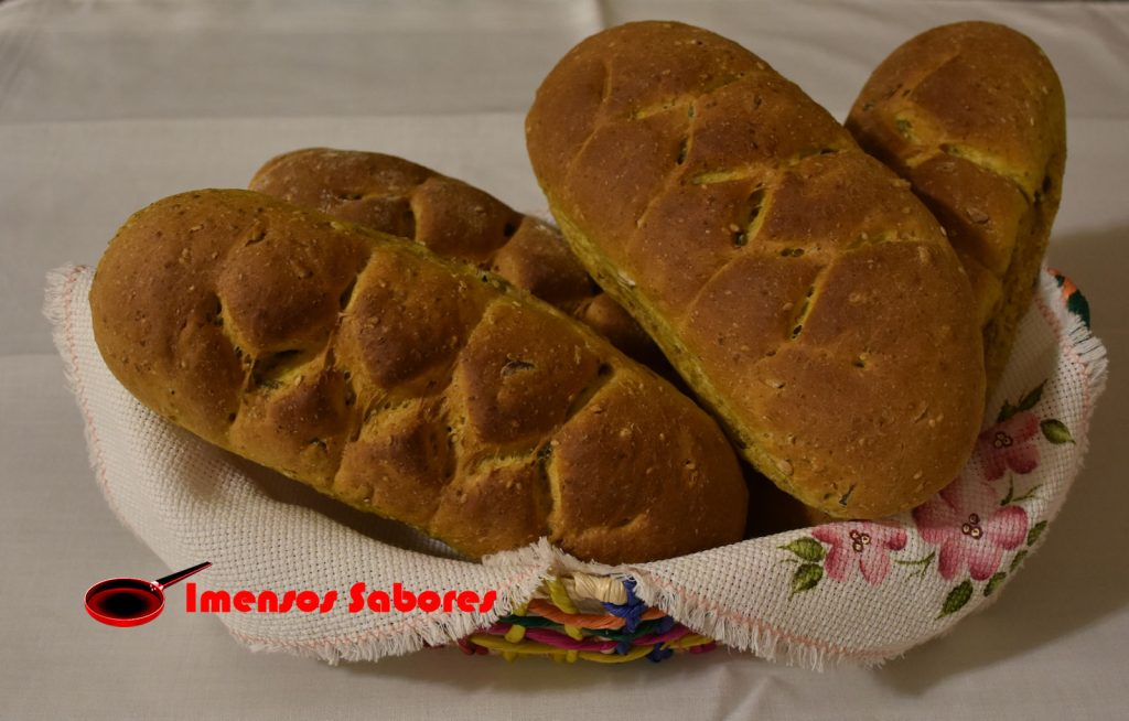 Pão integral com cenoura e sementes
