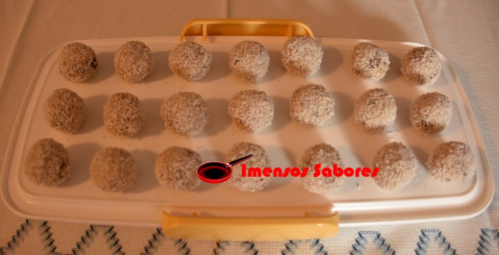 Beijinho de coco sem leite condensado