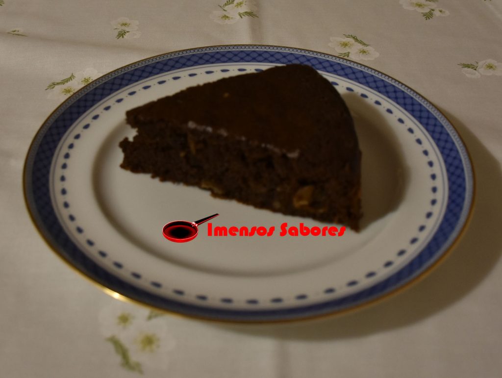 Bolo integral de courgette (abobrinha) com farinha de alfarroba e amêndoas