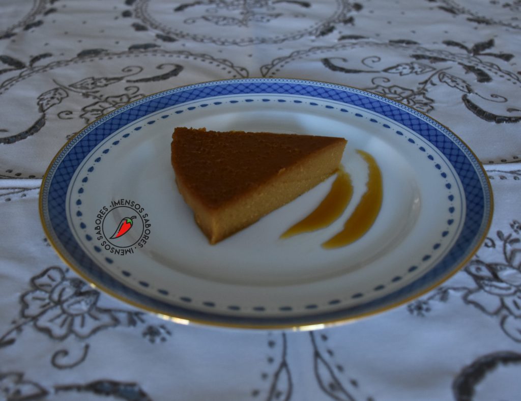 Pudim de abóbora com coco e açúcar de coco