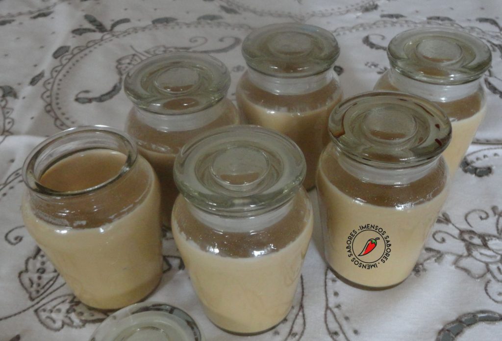 Panna cotta de café com açúcar de coco