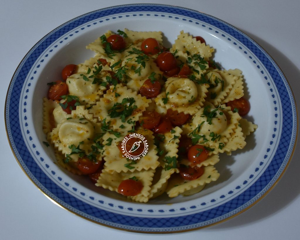 Ravioli recheado com batata e queijo provolone