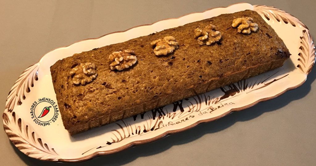 Bolo de abóbora com nozes e especiarias