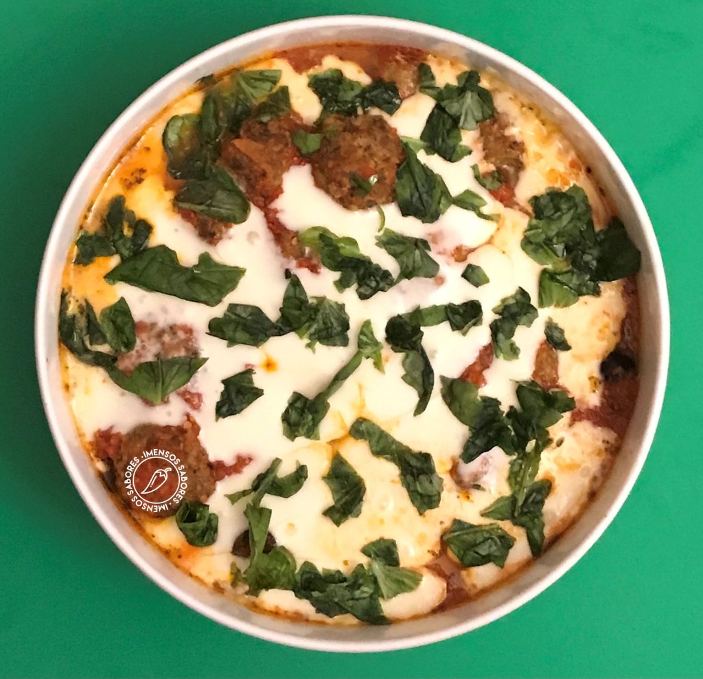 Almôndegas gratinadas