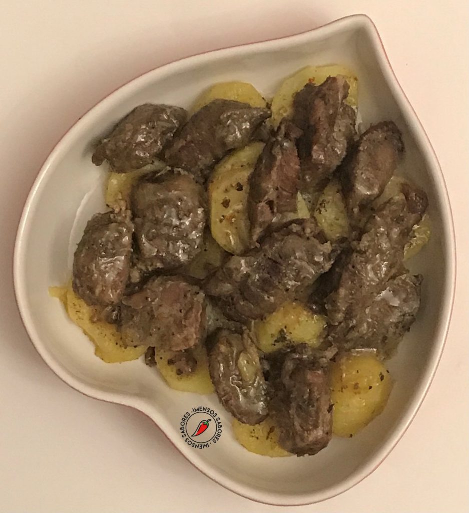 Bochechas de porco com batata