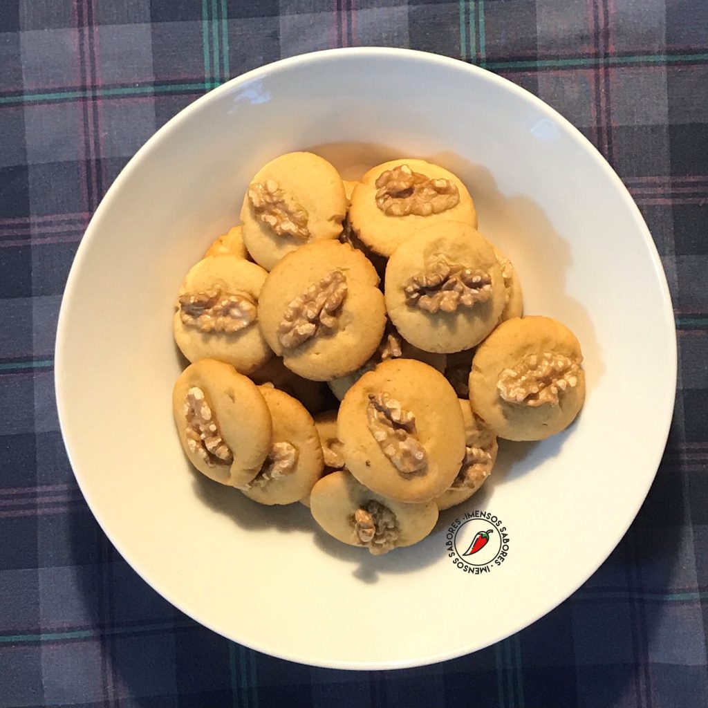 Biscoitos com mel e nozes