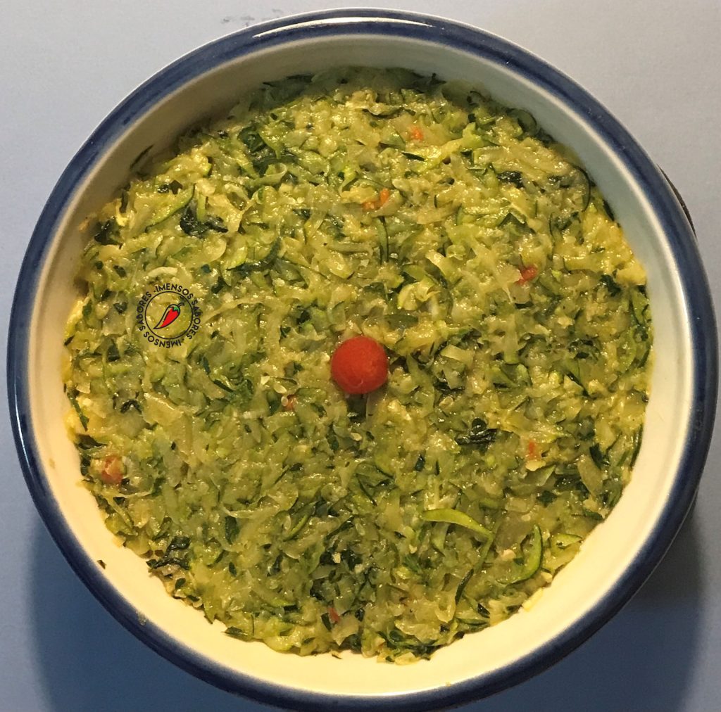 Escondidinho de bacalhau com batata e abobrinha (courgette)