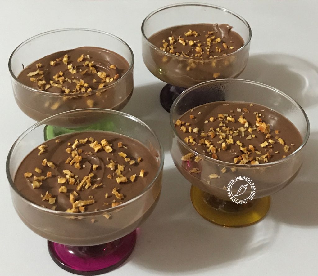 Mousse de chocolate com iogurte grego