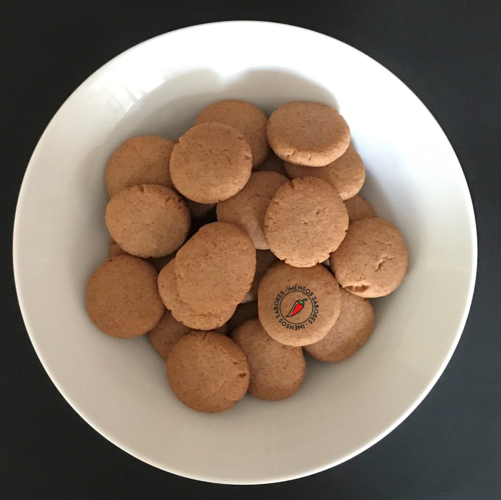 Biscoitos de centeio com mel e canela