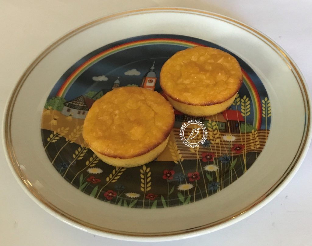 Bolinhos de coco com damasco (alperce) e mel